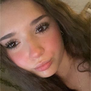 Meet your Posher, Violetta